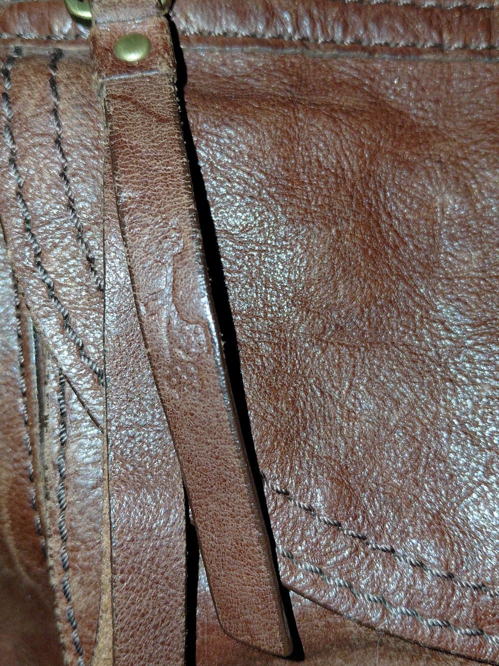 Fossil Distressed Brown Leather Shoulder Bag with Brass Accents - Picture 5 of 8